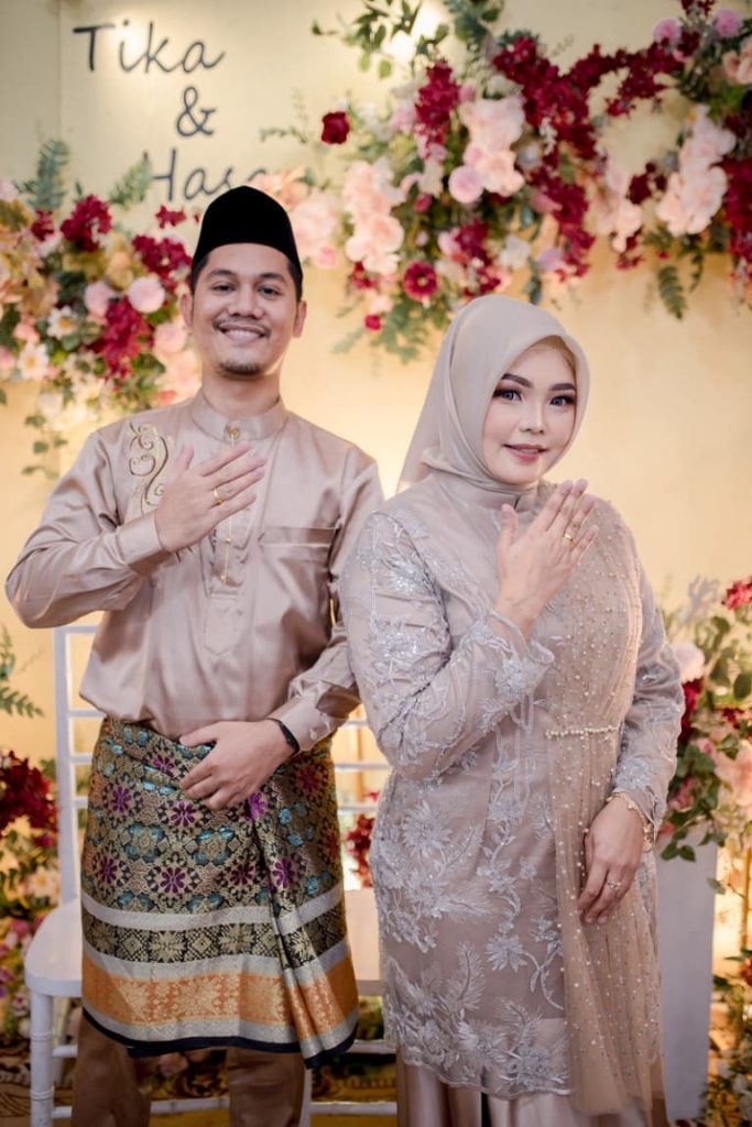 Tika Hasan 20 Copyright © Weddingku.vip