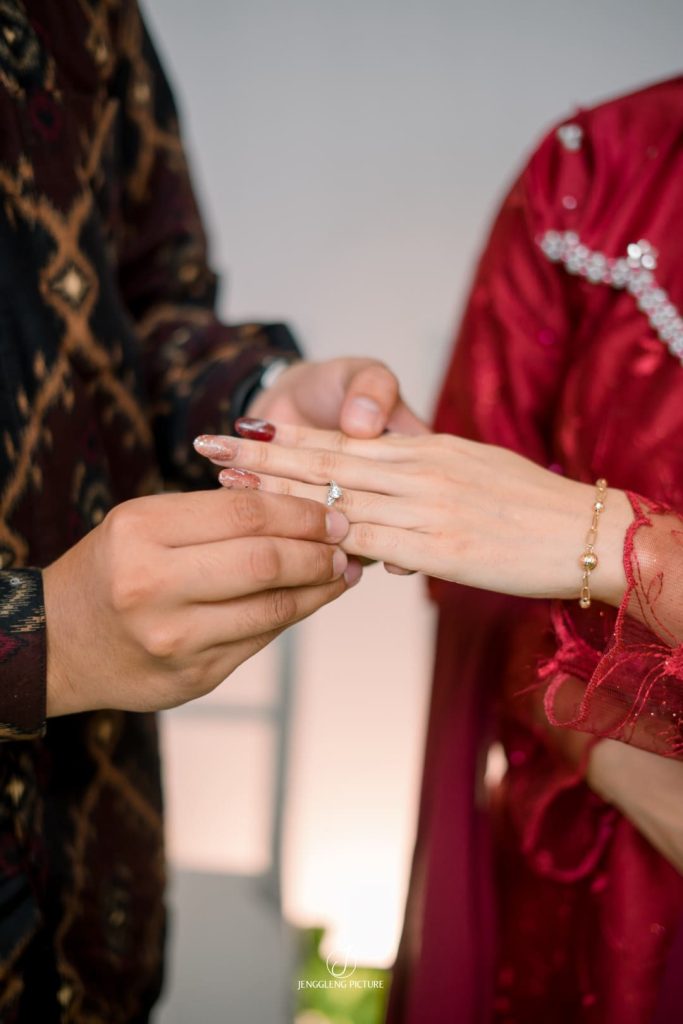Dina Aditya 1 Copyright © Weddingku.vip